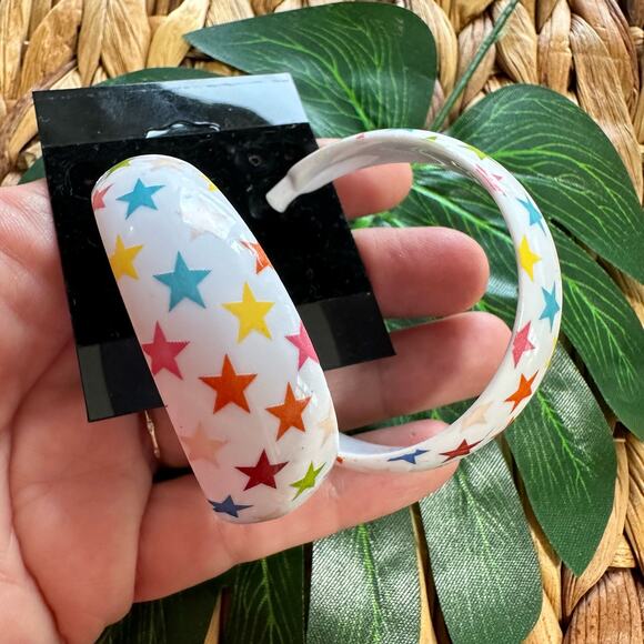 1980s Star rainbow 🌈 Hoop Earrings BOGO FREE - Picture 1 of 5